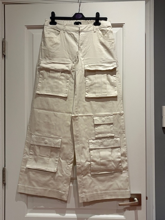 Forever 21 Denim - Forever 21 Off-White Wide-Leg Cargo Trousers